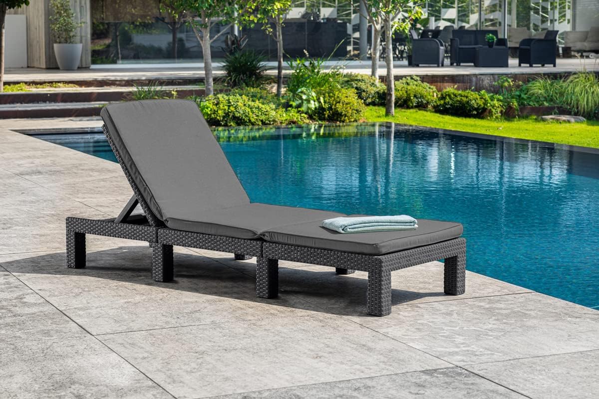 Allibert by Keter Daytona Deluxe Sonnenliege für Garten, Terrasse & Balkon mit verstellbarem Kopfteil, grau, inkl. Auflage, Gartenliege aus Kunststoff