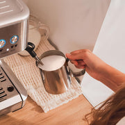 View Cecotec Cafetera Express Barista Power Espresso 20 Barista. 2250W, 20 Bares, Manometro y 2 Thermoblocks, Depósito de Café en Grano, Molinillo con 20 image 4