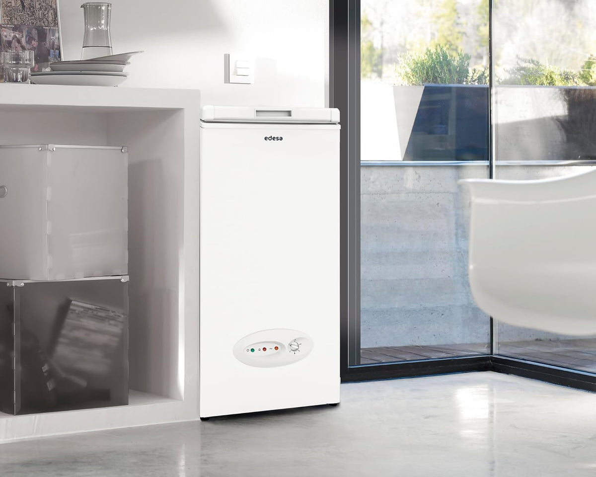 Edesa Congelador Horizontal EZH-0611, Altura 0.84 m, Termostato Ajustable, Fácil Limpieza, Alarma Integrada, Bajo Nivel Sonoro, Gran Capacidad 59 l,