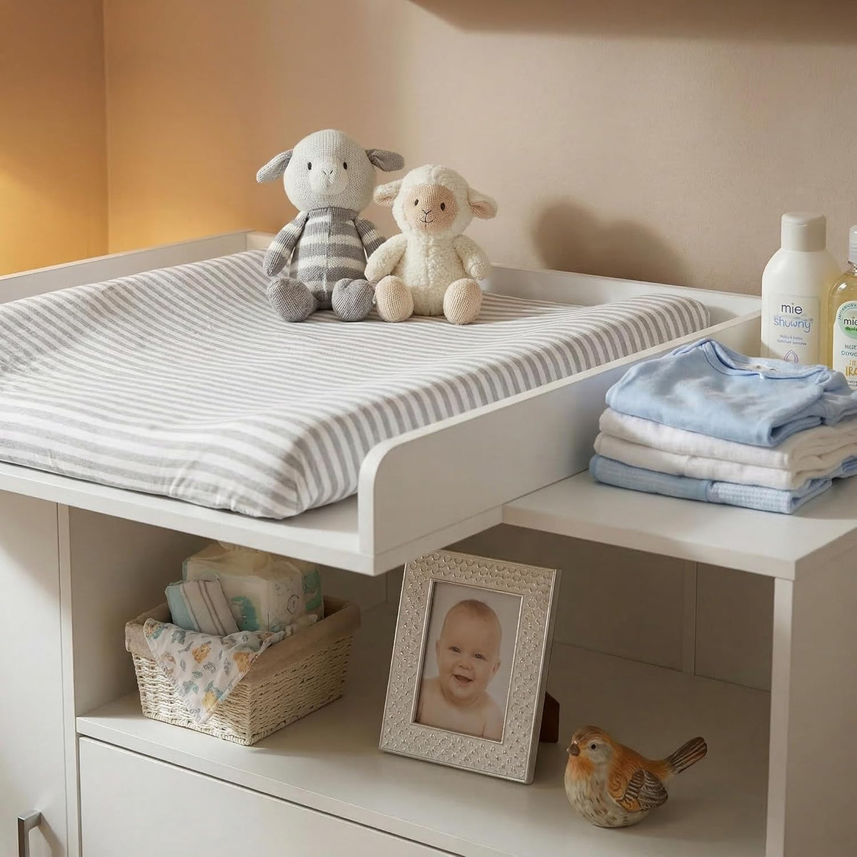 ecomi Cómoda Cambiador para bebé en Madera con Plan de Cambiar, 3 cajones, 1 puerta, Altura 100 cm, Color Blanco, Dimensiones 113x100 cm, tiradores