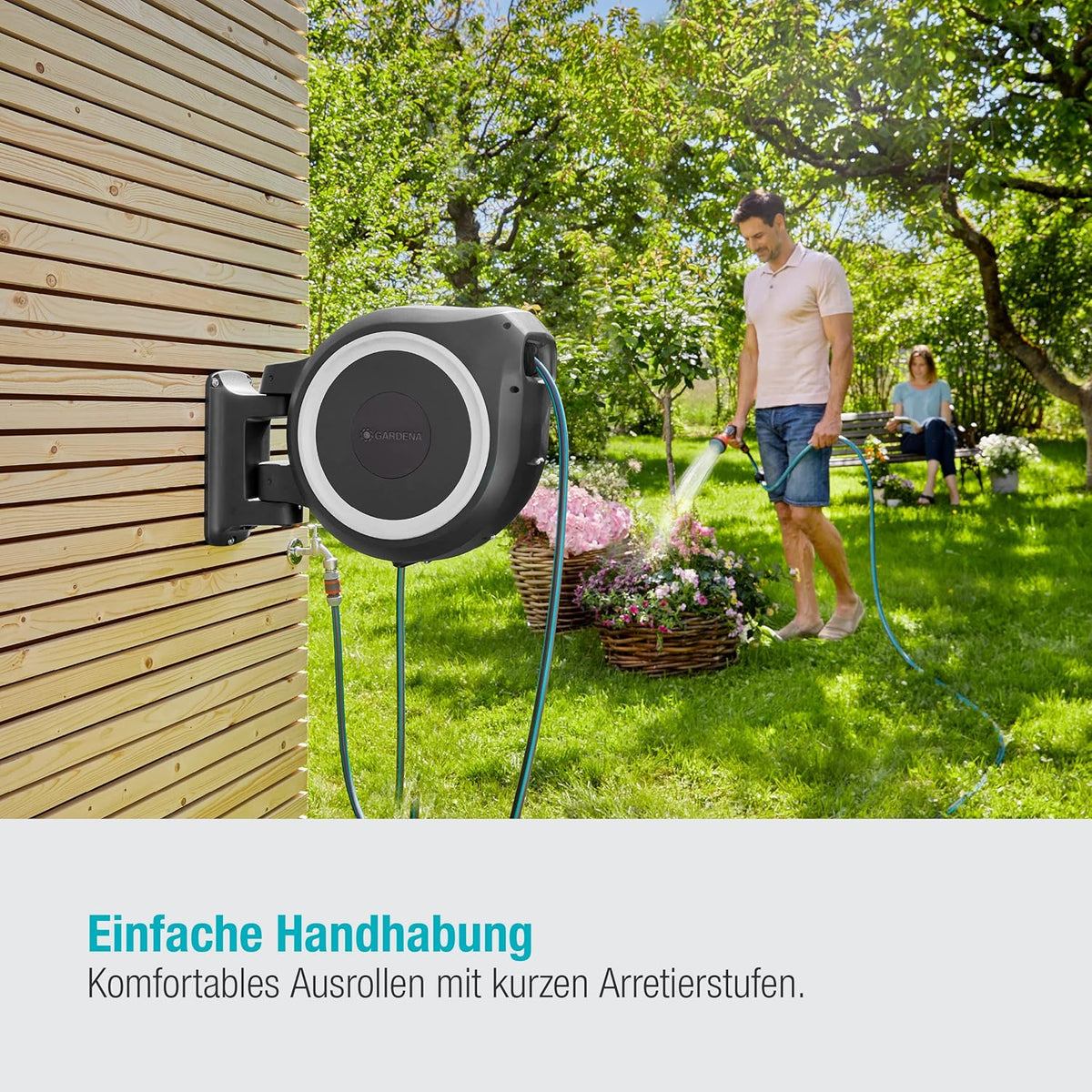 Gardena Wand-Schlauchbox RollUp M/L (weiß) 25 m: flexible Bewässerung für mittelgroße bis große Gärten, Schwenkbare Schlauchbox, inkl. 25 m Gardena