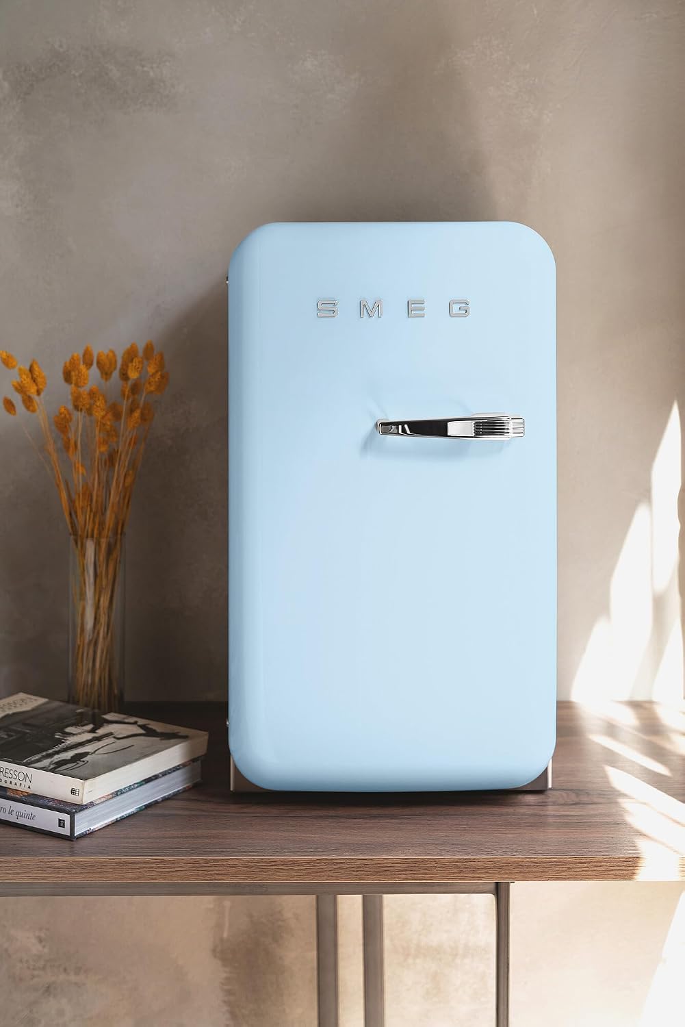 Smeg, FAB5LDPB6 Minibar Kühlschrank, Vintage, eine Tür, 34 l, Scharniere links, statische Kälte, 2 verstellbare Einlegeböden, Flaschenhalter und LED-
