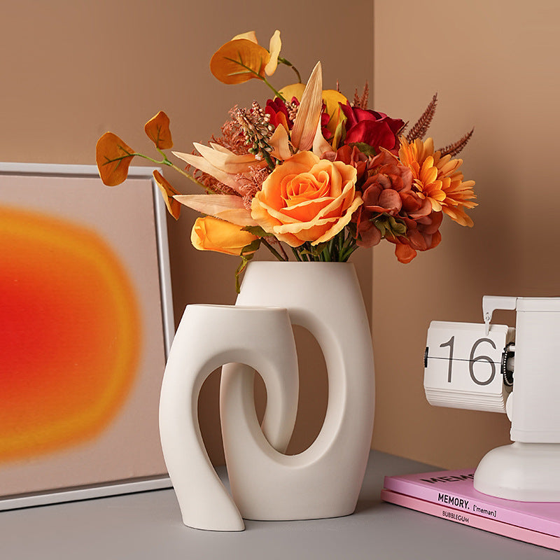 Modern Ceramic Interlocking Tube Decorative Vase for Tabletop Home Decor