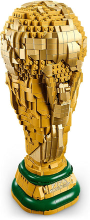 View Editions Trofeo Oficial de la Copa Mundial de la FIFA - Trofeo de Juguete - Maqueta 3D con Minifigura Coleccionable - Regalo de Fútbol para Niños y image 3