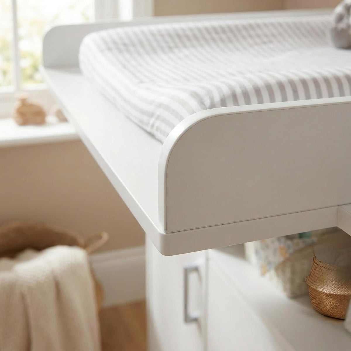 ecomi Cómoda Cambiador para bebé en Madera con Plan de Cambiar, 3 cajones, 1 puerta, Altura 100 cm, Color Blanco, Dimensiones 113x100 cm, tiradores